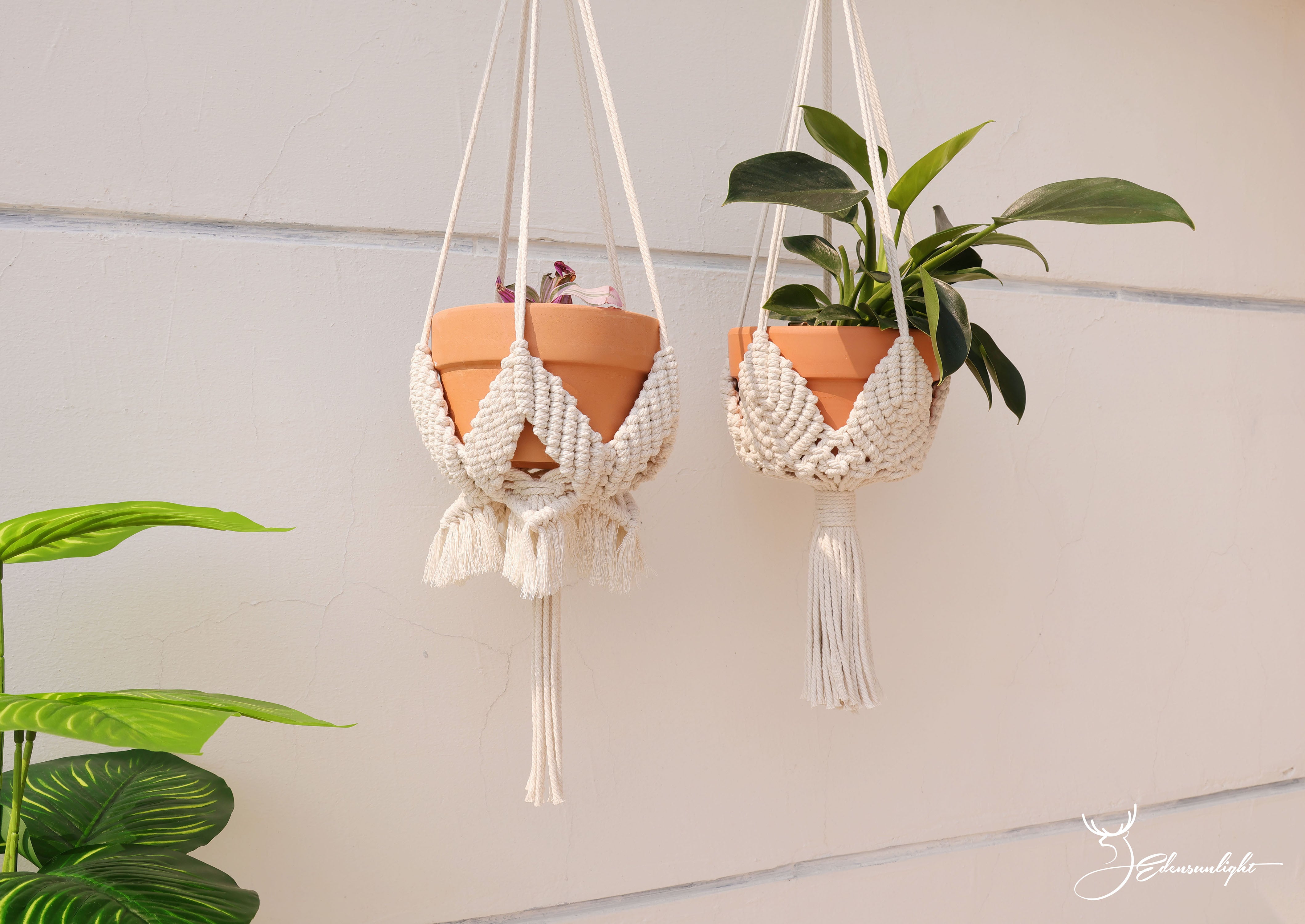 Macrame plant hanger, handwoven Macrame plant pot holder, bohemian plant wall hanging