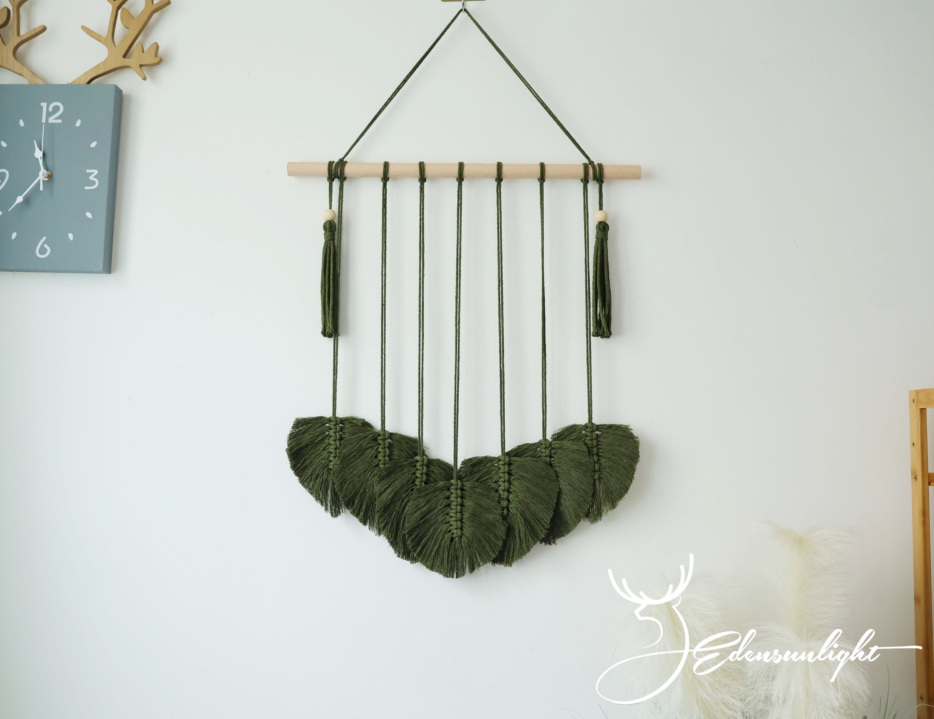 Macrame photo display hanging，Boho picture hangerorganizer for home decor