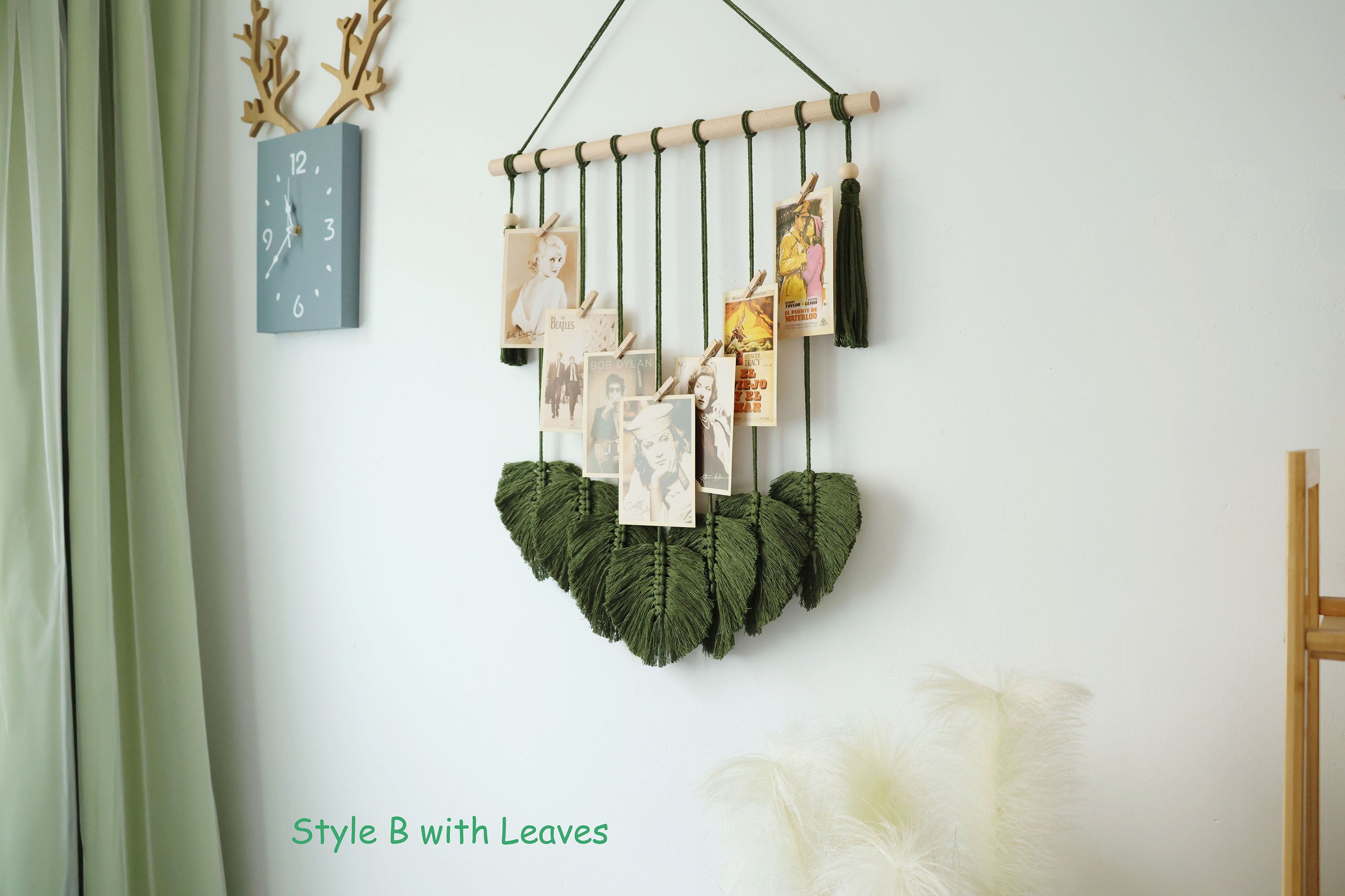 Macrame photo display hanging，Boho picture hangerorganizer for home decor