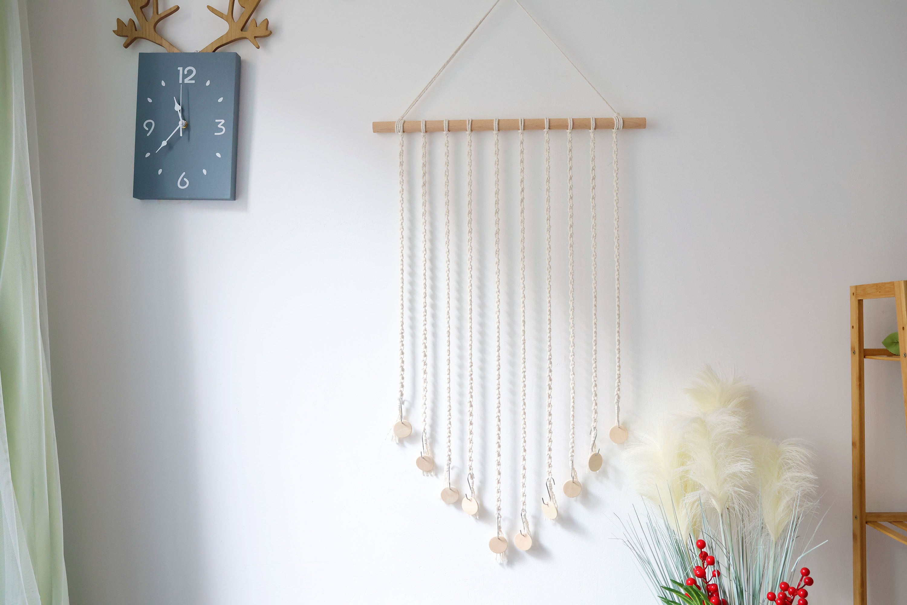 Macrame Wall Photo hangerphoto display, hand woven wall hanging decor for home